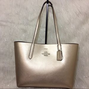 🐎🌺Coach Metallic Avenue Tote Bag